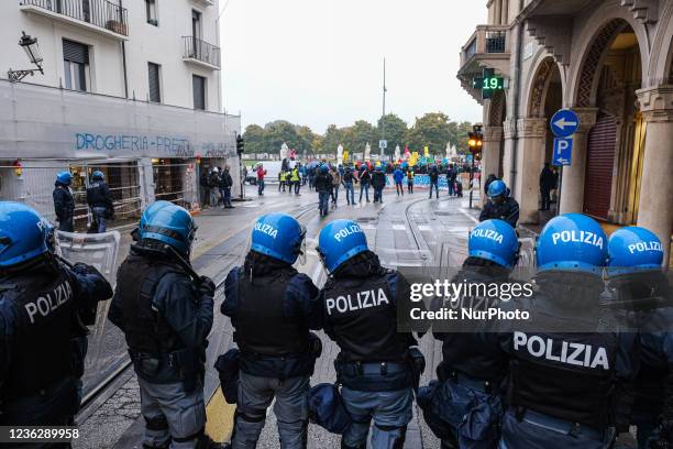 Turin Riots 6,073 Riot Italy Stock Photos, High-Res Pictures, and Images - Getty Images