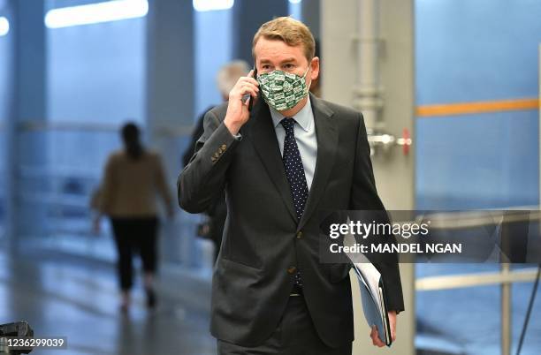 Senator Bennett 751 Us Senator Michael Bennet Stock Photos, High-Res Pictures, and ...