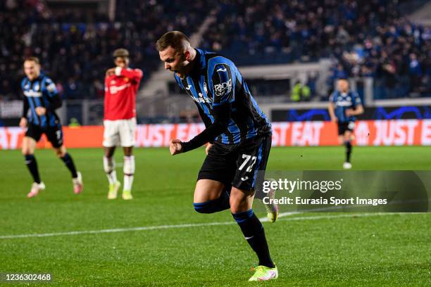 Josip Ilicic of Atalanta celebrates his goal during the UEFA Champions League group F match between Atalanta and Manchester United at Stadio di...