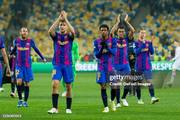 The player's of Barcelona celebrate after winning the UEFA Champions League group E match between Dinamo Kiev and FC Barcelona at Olimpiysky on...