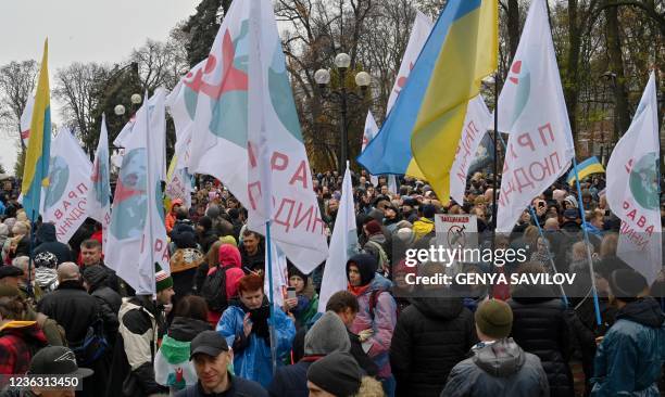 Anti-vaxxers protesters stage a protest against the Covid quarantine restrictions, outside the Ukrainian parliament in Kiev on November 3, 2021. -...