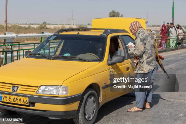 Drivereasy Iran Nimroz Province Photos and Premium High Res Pictures - Getty Images