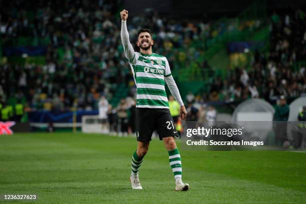 Paulinho of Sporting Clube de Portugal celebrates 3-0 during the UEFA Champions League match between Sporting CP v Besiktas at the Estadio Jose...