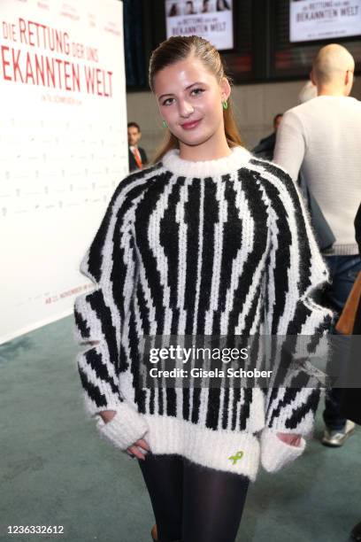 Emma Schweiger during the premiere of "Die Rettung der uns bekannten Welt" at Astor Filmlounge on November 3, 2021 in Munich, Germany.