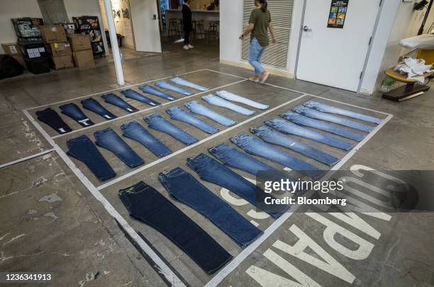 648 Company Levis Photos and Premium High Res Pictures - Getty Images