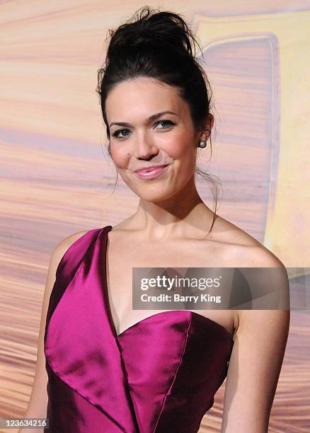 Singer/actress Mandy Moore arrives at the Los Angeles premiere of "Tangled" at the El Capitan Theatre on November 14, 2010 in Hollywood, California.