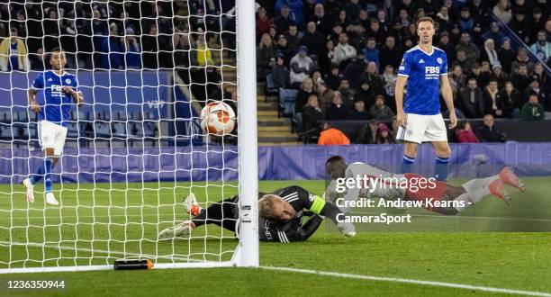 Spartak Moscow's Victor Moses scoring his side's first goal past Leicester City's goalkeeper Kasper Schmeichel during the UEFA Europa League group C...