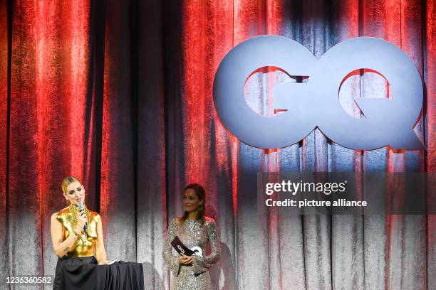 November 2021, Berlin: Entrepreneur and influencer Chiara Ferragni receives the award in the "Woman of the Year" category from Andrea Latten,...