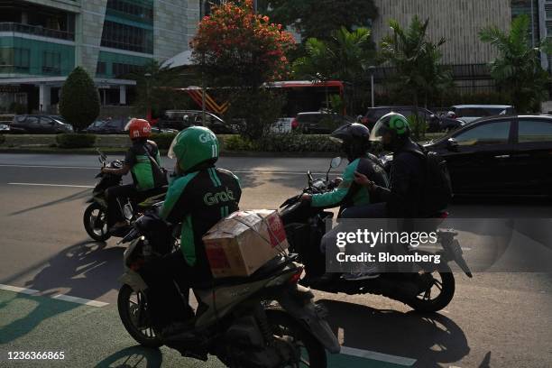 Grab Gojek Photos and Premium High Res Pictures - Getty Images
