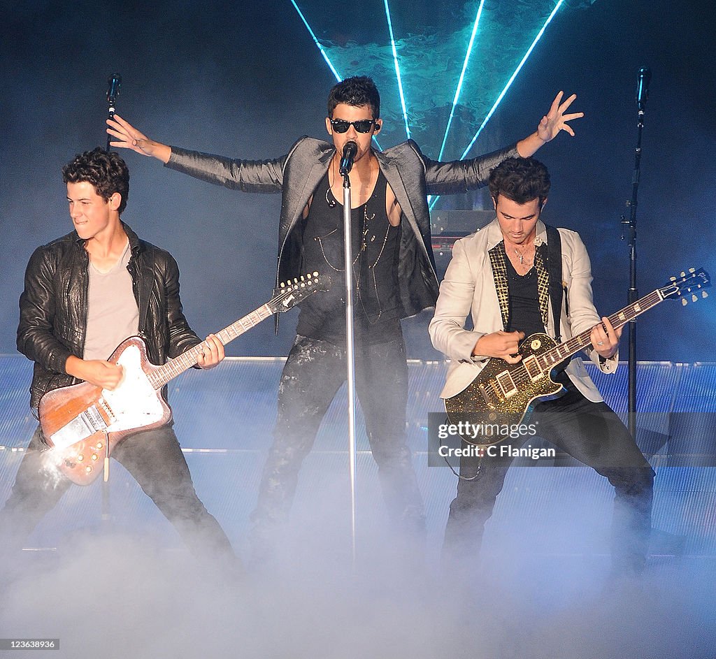 The Jonas Brothers In Concert - Mountain View, CA