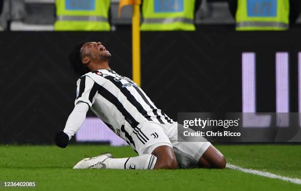 Juan Cuadrado of Juventus celebrates goal during the Serie A match between Juventus FC and ACF Fiorentina at Allianz Stadium on November 6, 2021 in...