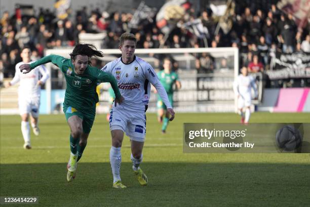 Thomas Sabitzer of WSG Tirol and Jan Boller of LASK during the Admiral Bundesliga match between LASK and WSG Tirol at Raiffeisen Arena on November 7,...