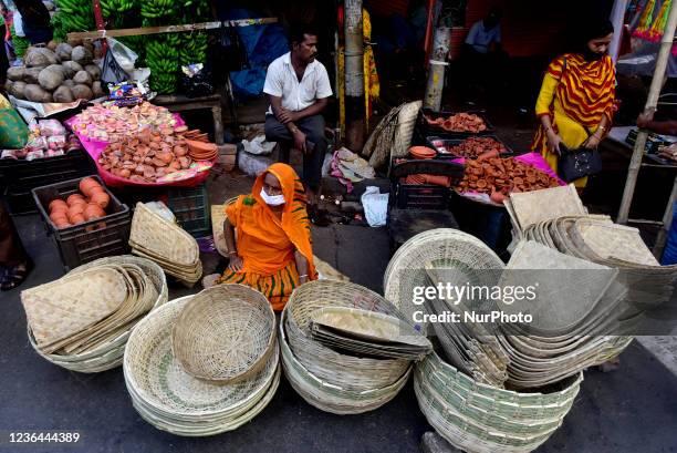 Preparation of Chhath puja festival in Kolkata, India, 08 November, 2021. The Chhath Festival, also known as Surya Pooja, or worship of the sun, is...