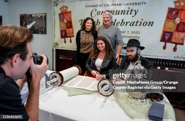 Danielle Raskin 17 Yitzchok Stock Photos, High-Res Pictures, and Images - Getty Images