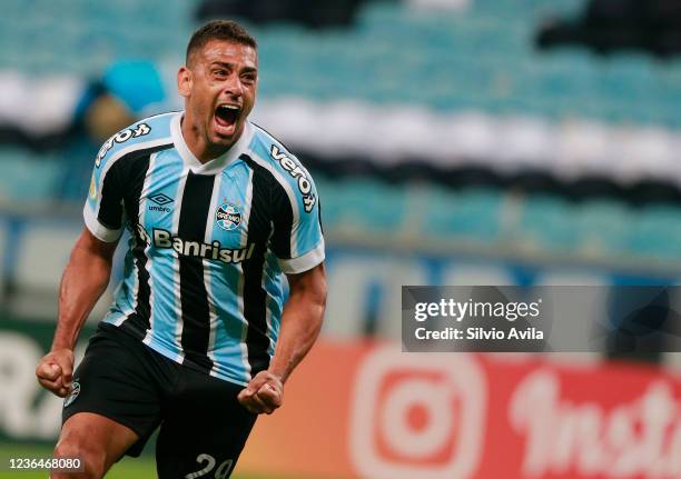 Diego Souza of Gremio celebrates after scoring the first goal of his team during the match between Gremio and Fluminense as part of Brasileirao...