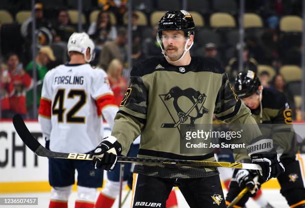 Brian Dumoulin of the Pittsburgh Penguins wears a Pride Night jersey  News Photo - Getty Images