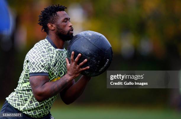 Siya Kolisi of South Africa during the South African national men's rugby team captain's run at Peffermill Playing Fields on November 12, 2021 in...