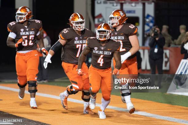 Bowling Green Falcons Offensive Tackle Jordan Murphy and Bowling Green Falcons Center / Offensive Guard Malone VanGorder react along with Bowling...