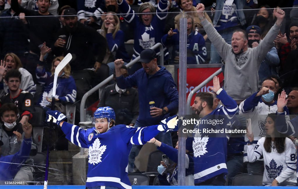 Toronto Maple Leafs take on the Calgary Flames