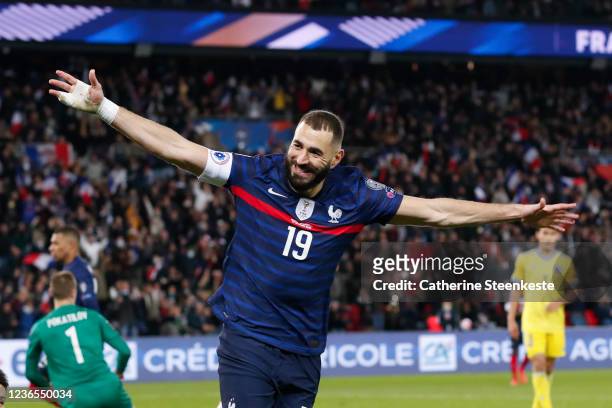 Karim Benzema of France celebrates his goal during the 2022 FIFA World Cup Qualifier match between France and Kazakhstan at Parc des Princes on...
