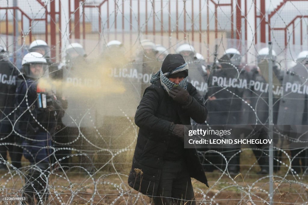 TOPSHOT-BELARUS-POLAND-EU-MIGRANTS