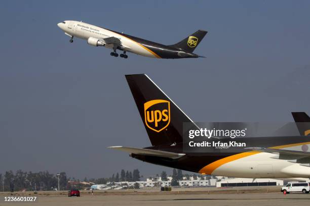 Ontario, CA A UPS plane takes off at the UPS West Coast Region Air Hub on Tuesday, Nov. 2, 2021 in Ontario, CA.