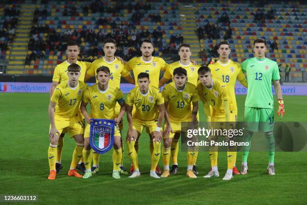 Romania team poses during the international friendly match between Italy U21 and Romania U21 at Stadio Benito Stirpe on November 16, 2021 in...