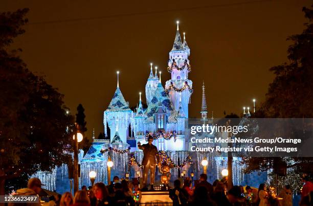 Anaheim, CA Sleeping Beauty Castle is light up for the holidays at Disneyland in Anaheim, CA, on Tuesday, November 16, 2021.