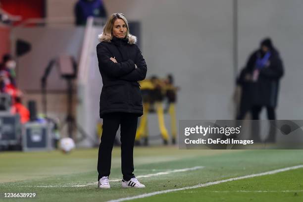 Head coach Sonia Bompastor of Olympique Lyon looks on during the UEFA Women's Champions League group D match between Bayern München and Olympique...
