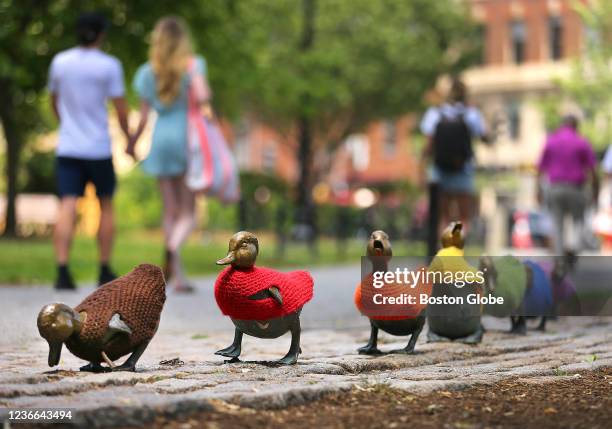 Make Way For Ducklings Statue Photos and Premium High Res Pictures