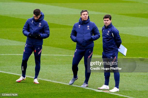 Physical Trainer Sebastiano POCHETTINO of Paris Saint Germain , Assistant Coach Miguel D AGOSTINO of Paris Saint Germain , Head Coach Mauricio...