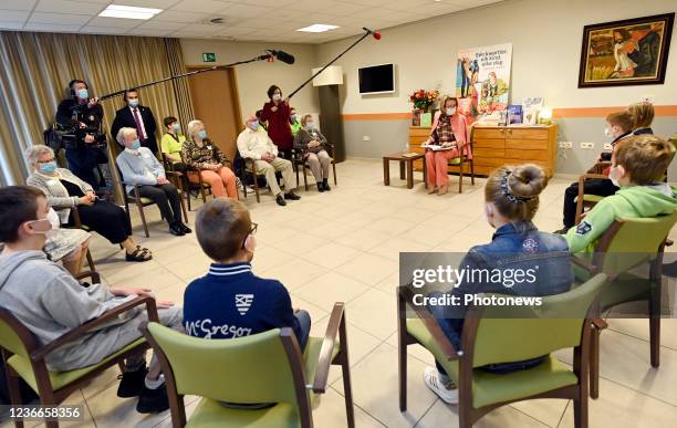 Queen Mathilde visits the Sint Franciscus residential care centre in Vinkt. As part of the read-aloud week, the Queen reads a few extracts from a...