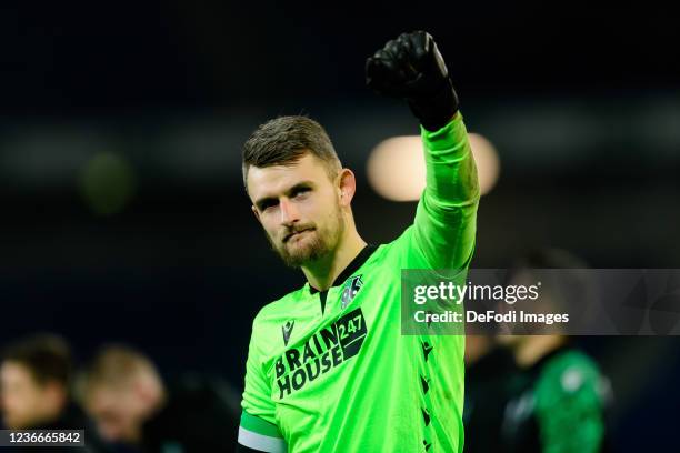 Goalkeeper Martin Hansen of Hannover 96 gestures after the Second Bundesliga match between Hannover 96 and SC Paderborn 07 at HDI-Arena on November...