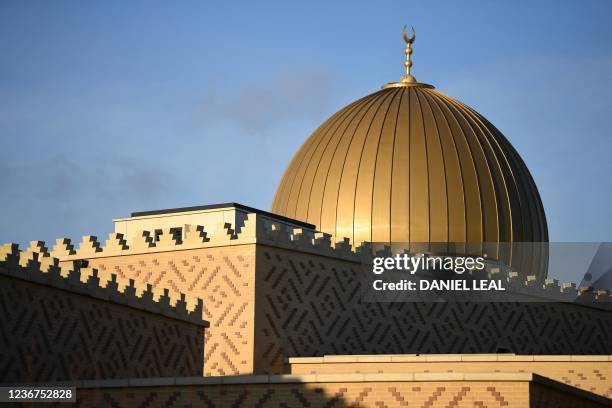 Comb Ridge Mosque 90 Cambridge Central Mosque Stock Photos, High-Res Pictures, and Images ...