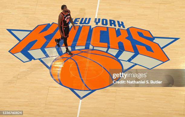 An overhead view of Julius Randle of the New York Knicks standing at center court during the game against the Los Angeles Lakers on November 23, 2021...