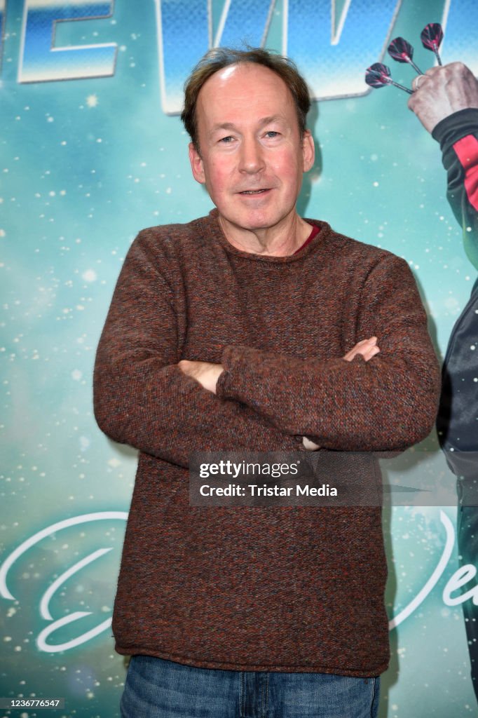 "Die Wespe" Photocall In Berlin
