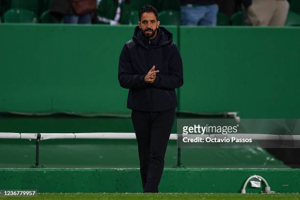 Head coach, Rúben Amorim of Sporting CP reacts during the UEFA Champions League group C match between Sporting CP and Borussia Dortmund at Estadio...