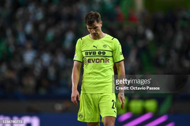 Thomas Meunier of Borussia Dortmund reacts during the UEFA Champions League group C match between Sporting CP and Borussia Dortmund at Estadio Jose...