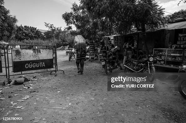 COLOMBIA-VENEZUELA-BORDER-TRAILS COLOMBIA-VENEZUELA-BORDER-TRAILS