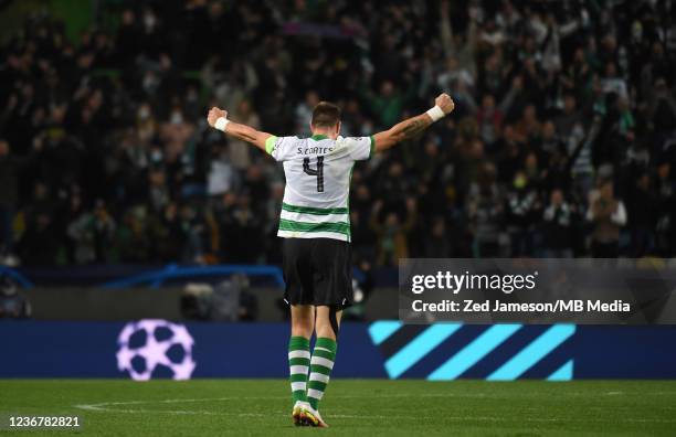 Captain Sebastian Coates of Sporting CP celebrates a win during the UEFA Champions League group C match between Sporting CP and Borussia Dortmund at...