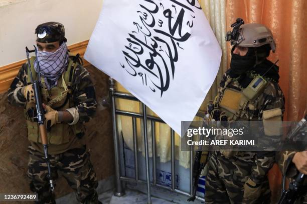 Talib Guard 2,397 Taliban Flag Stock Photos, High-Res Pictures, and Images - Getty ...
