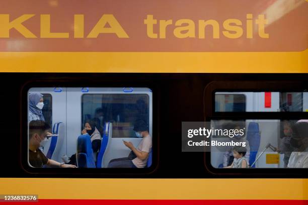 Erl R Train 58 Klia Ekspres Stock Photos, High-Res Pictures, and Images - Getty Images