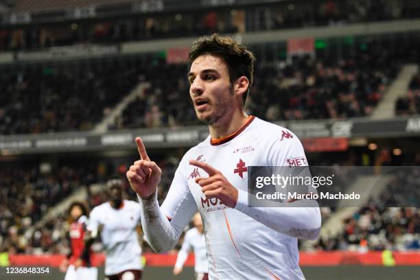 Fabien Centonze of FC Metz celebrates after scoring his goal during the Ligue 1 Uber Eats match between Nice and Metz at Allianz Riviera on November...