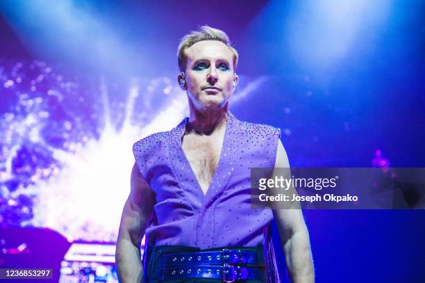 Ian "H" Watkins of Steps performs at The O2 Arena on November 27, 2021 in London, England.