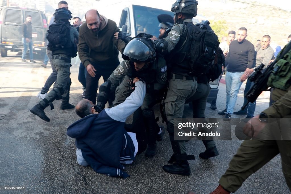 Israeli forces clash with Palestinians in Nablus