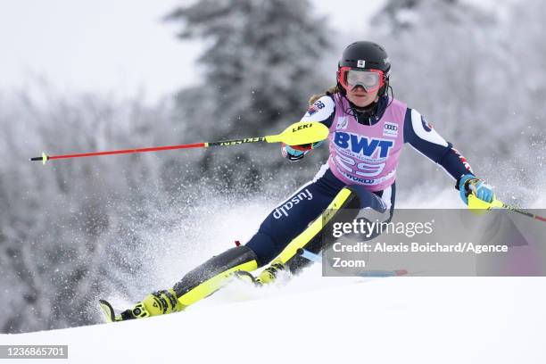 Charlie Guest of Great Britain in action during the Audi FIS Alpine Ski World Cup Women's Slalom on November 28, 2021 in Killington USA.