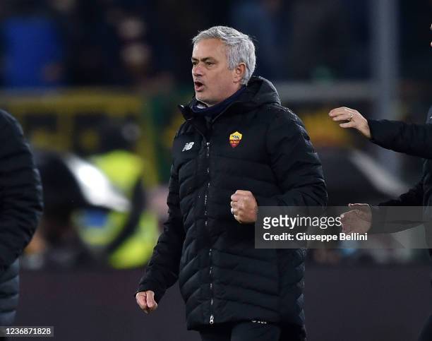 José Mourinho head coach of AS Roma celebrates the victory after the Serie A match between AS Roma and Torino FC at Stadio Olimpico on November 28,...