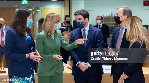 Slovenian Minister of Education, Science and Sport, President of the Council Simona Kustec talks with the Spanish Education minister Maria del Pilar...