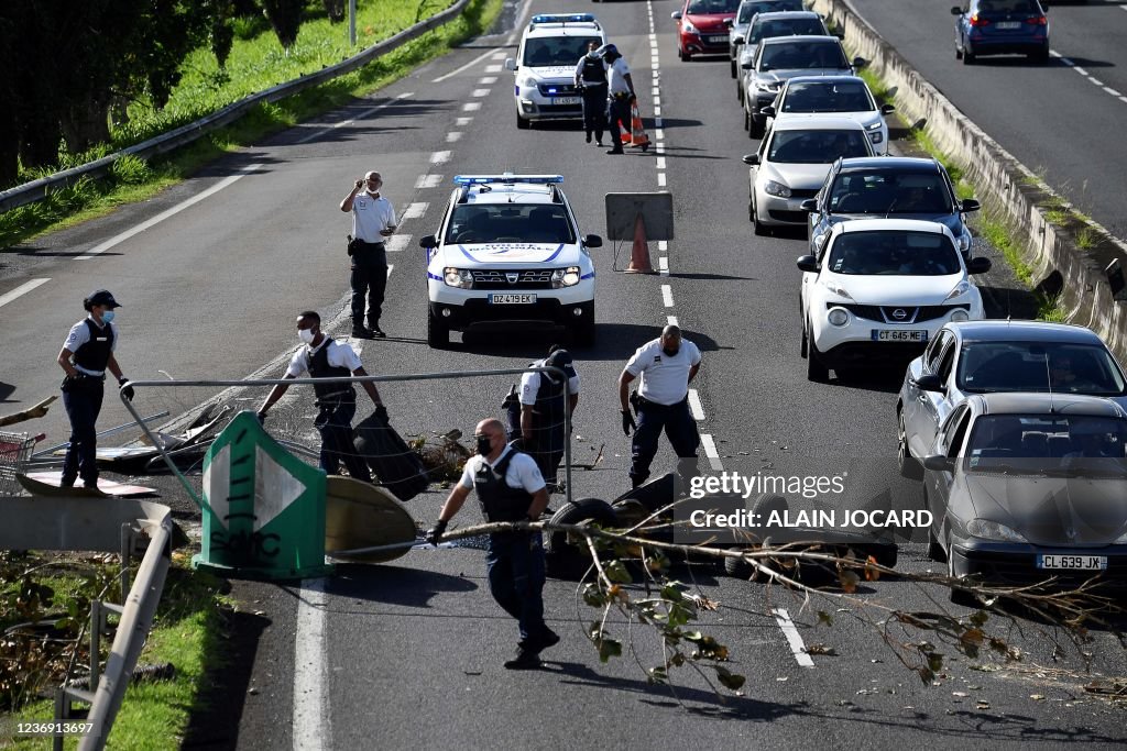 FRANCE-OVERSEAS-MARTINIQUE-HEALTH-VIRUS-SOCIAL-LABOUR-STRIKE-DEM