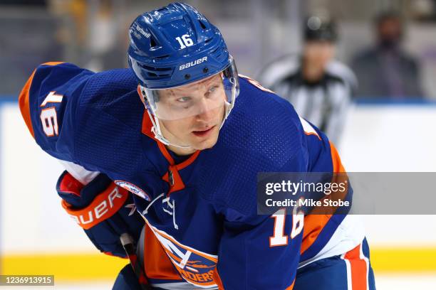 Richard Panik of the New York Islanders skates against Pittsburgh Penguins at UBS Arena on November 26, 2021 in Elmont, New York. Pittsburgh Penguins...